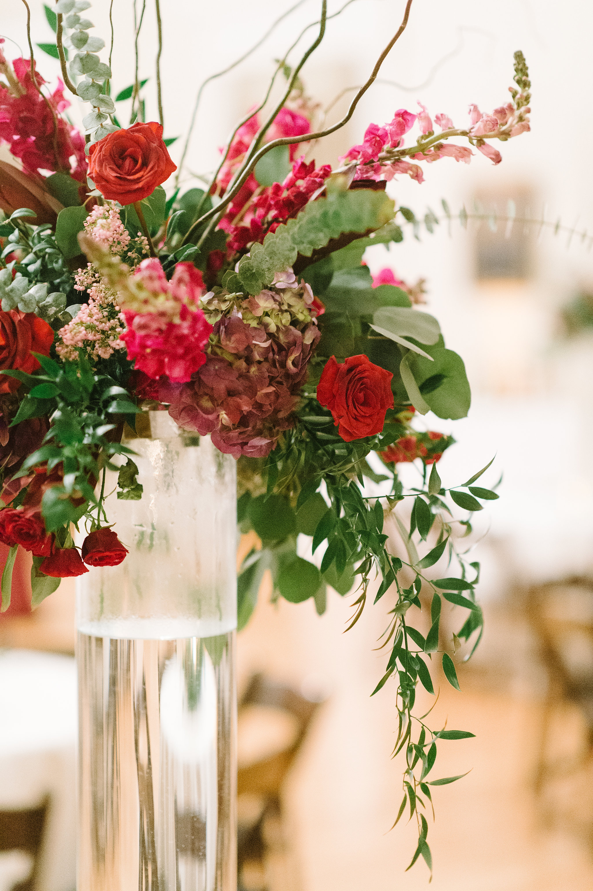 red floral centerpiece wedding inspo